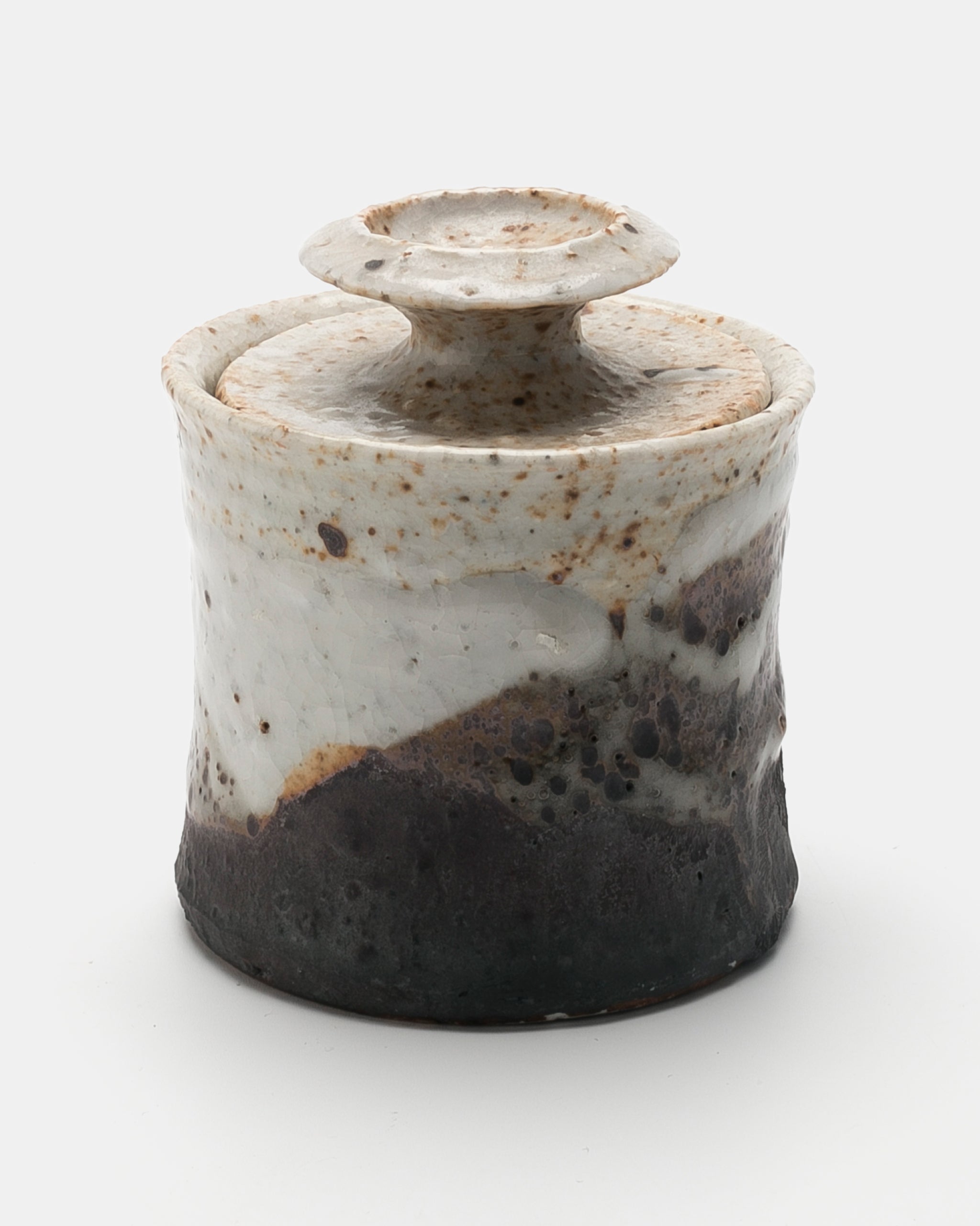 KYLLIKKI SALMENHAARA | COVERED POT | ARABIA ART DEPARTMENT – ELEPHANT