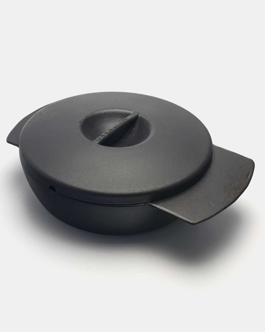 "NURMESNIEMI" TABLE SKILLET(MATTE BLACK) 1.5L