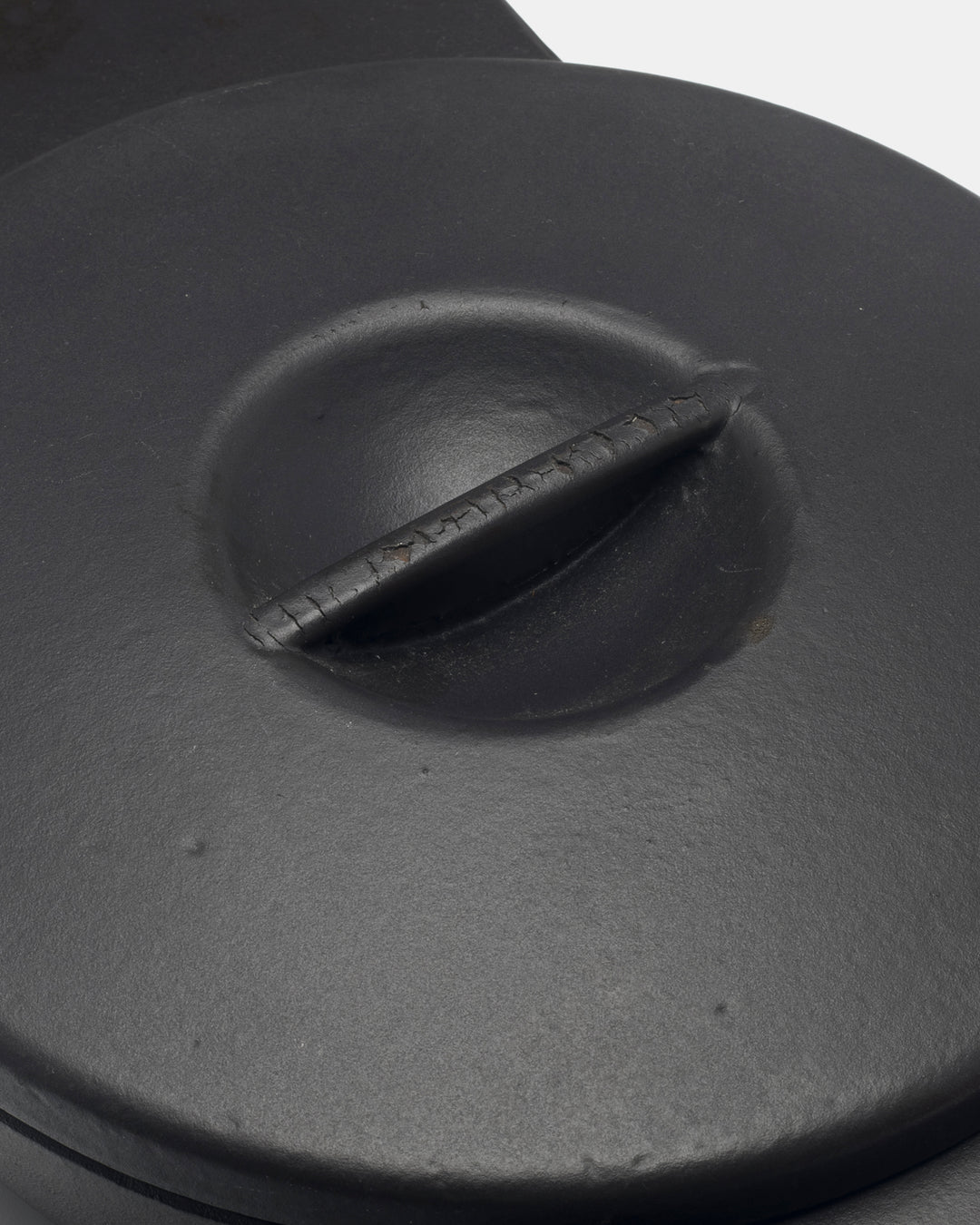 "NURMESNIEMI" TABLE SKILLET(MATTE BLACK) 1.5L
