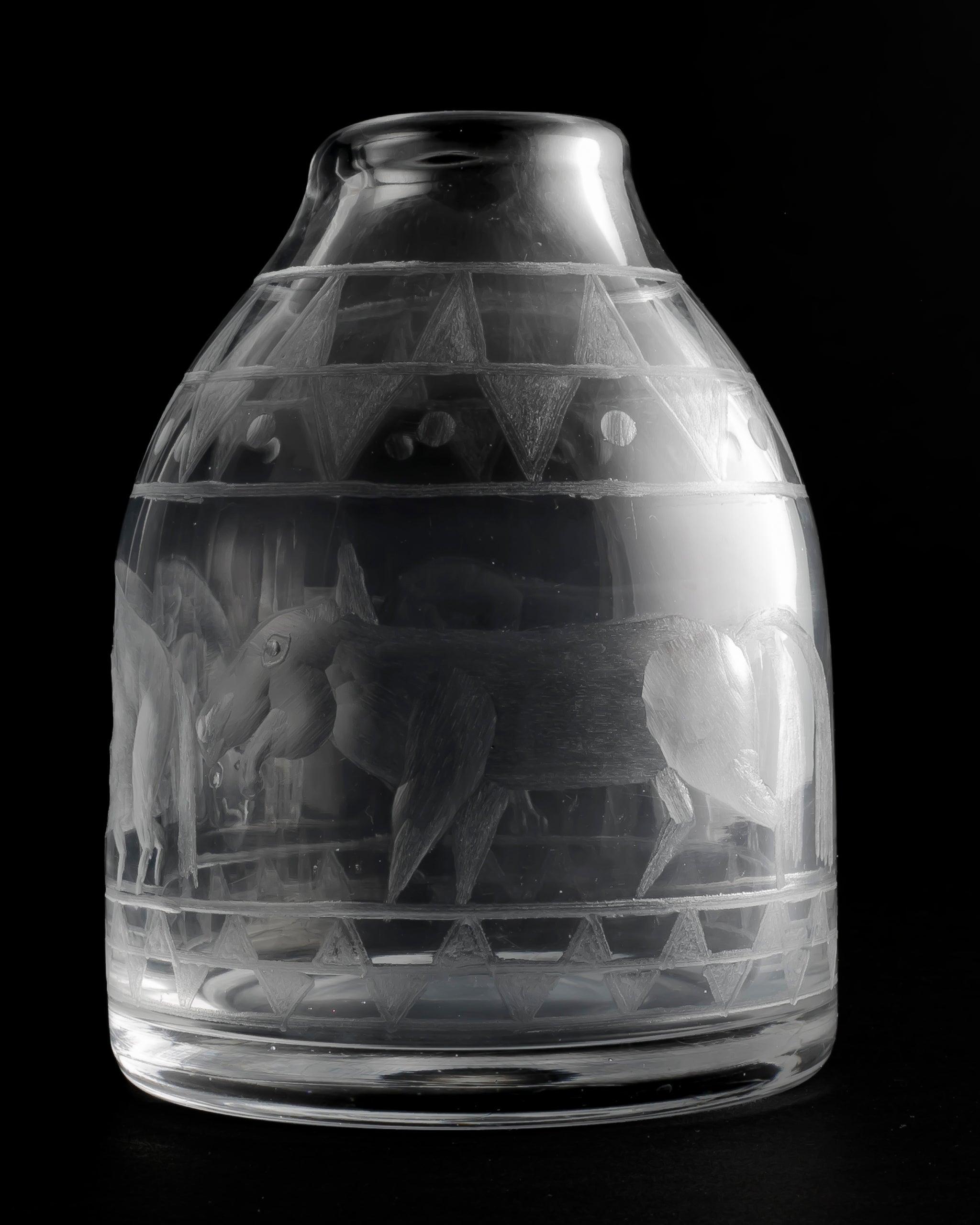 ERIK HÖGLUND | ENGRAVED VASE(CRYSTAL) H272 | BODA – ELEPHANT