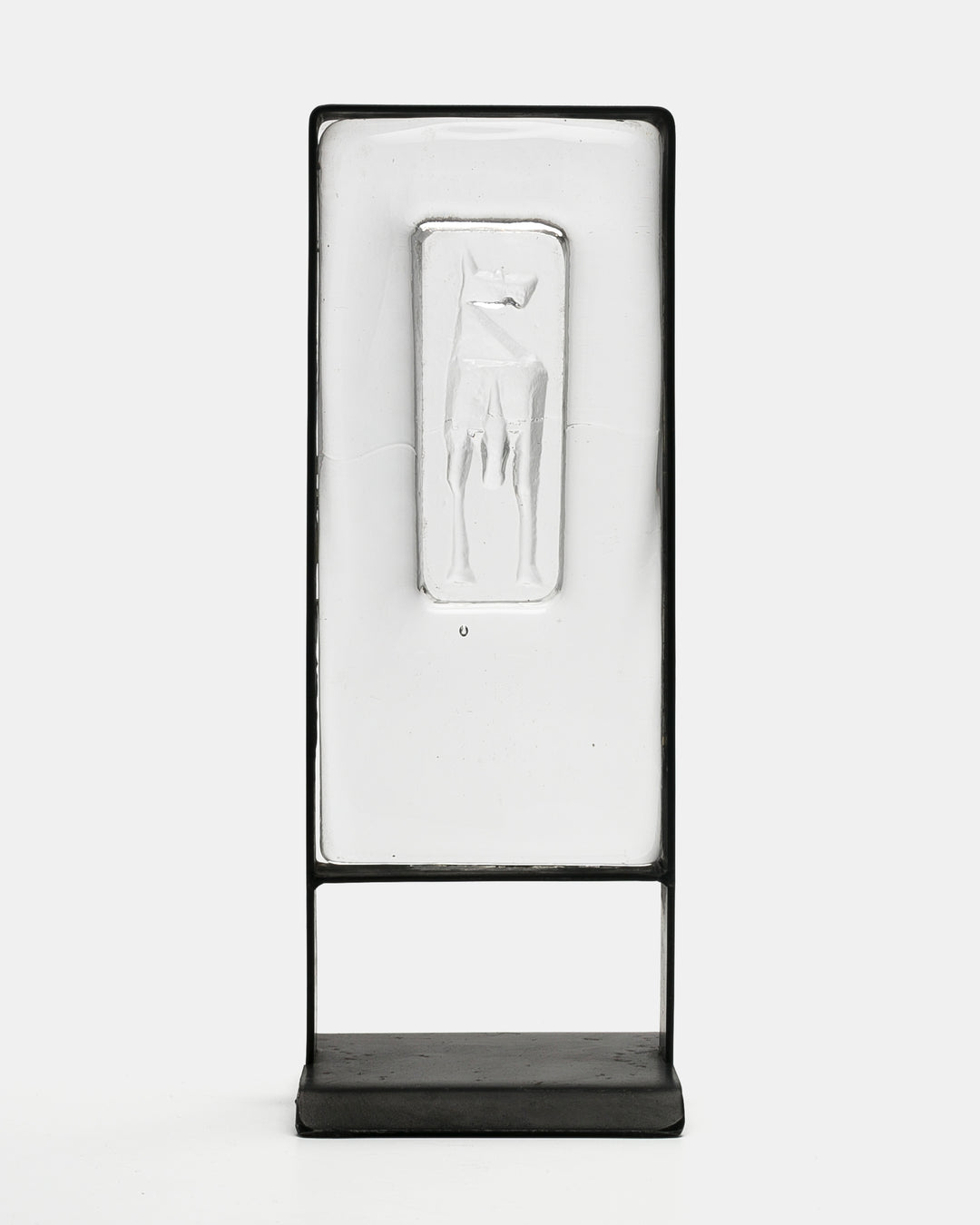 RELIEF IN IRON FRAME SH1259