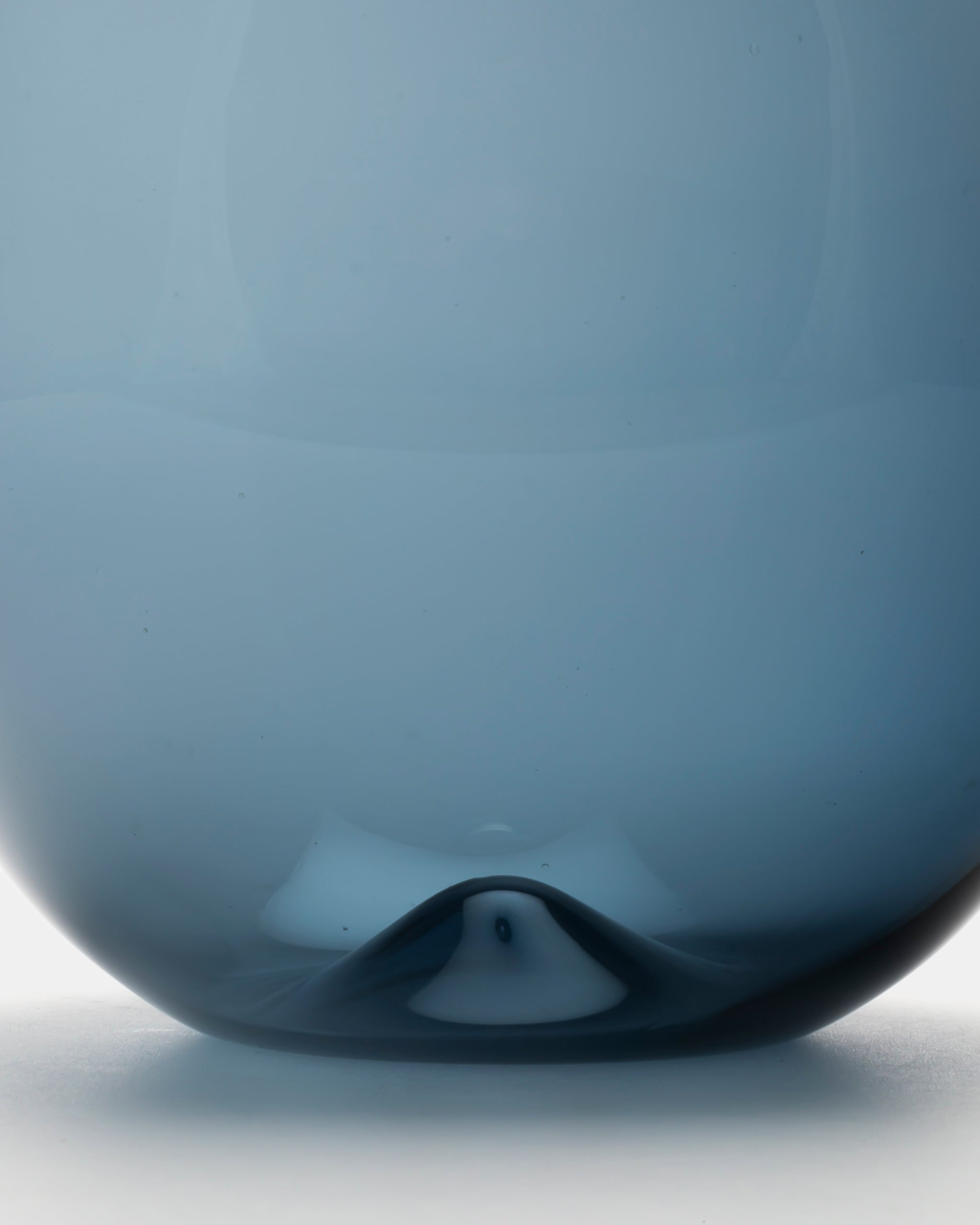 TIMO SARPANEVA | i-401 BOTTLE(BLUE GREY) 2501 | IITTALA – ELEPHANT