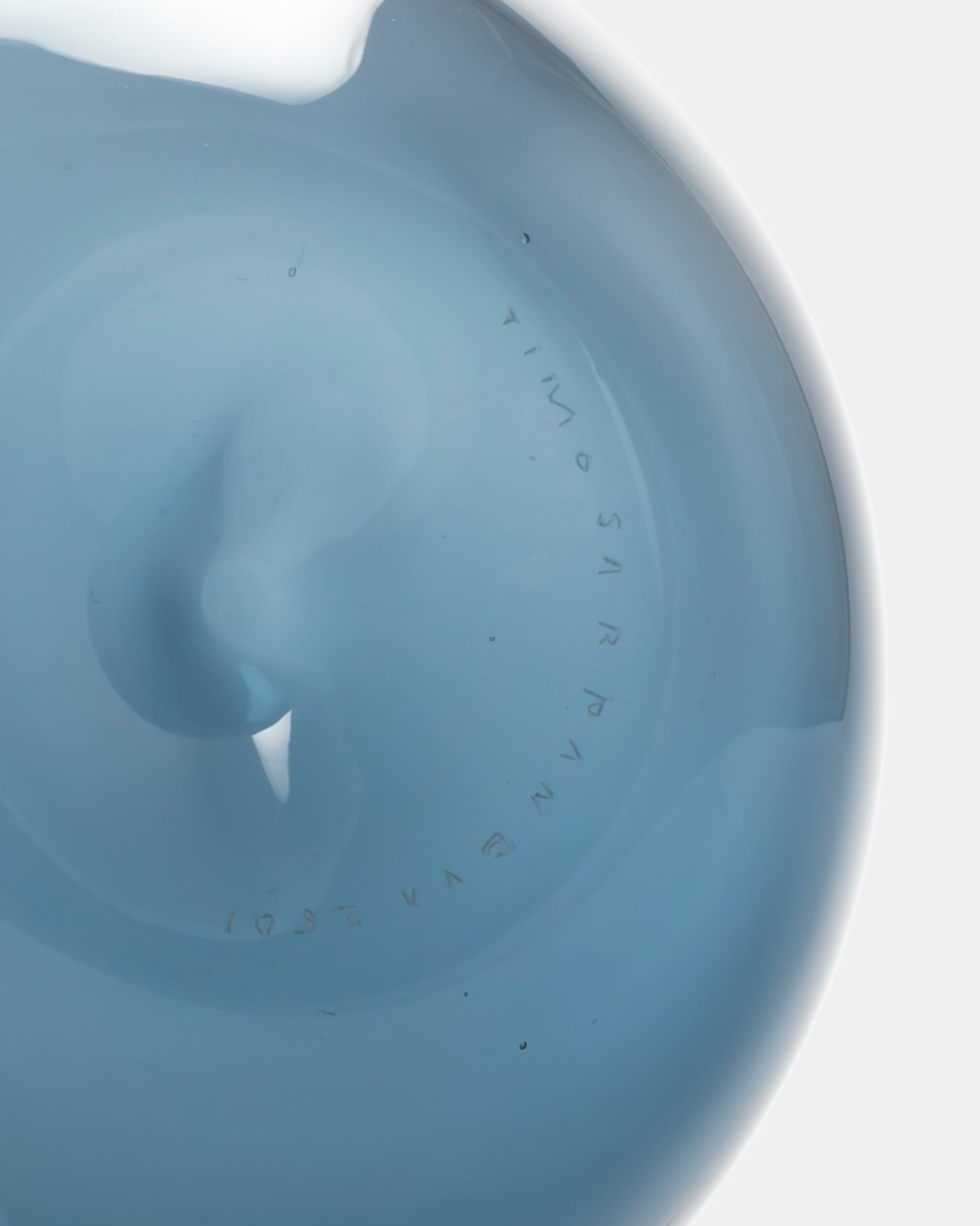 TIMO SARPANEVA | i-401 BOTTLE(BLUE GREY) 2501 | IITTALA – ELEPHANT