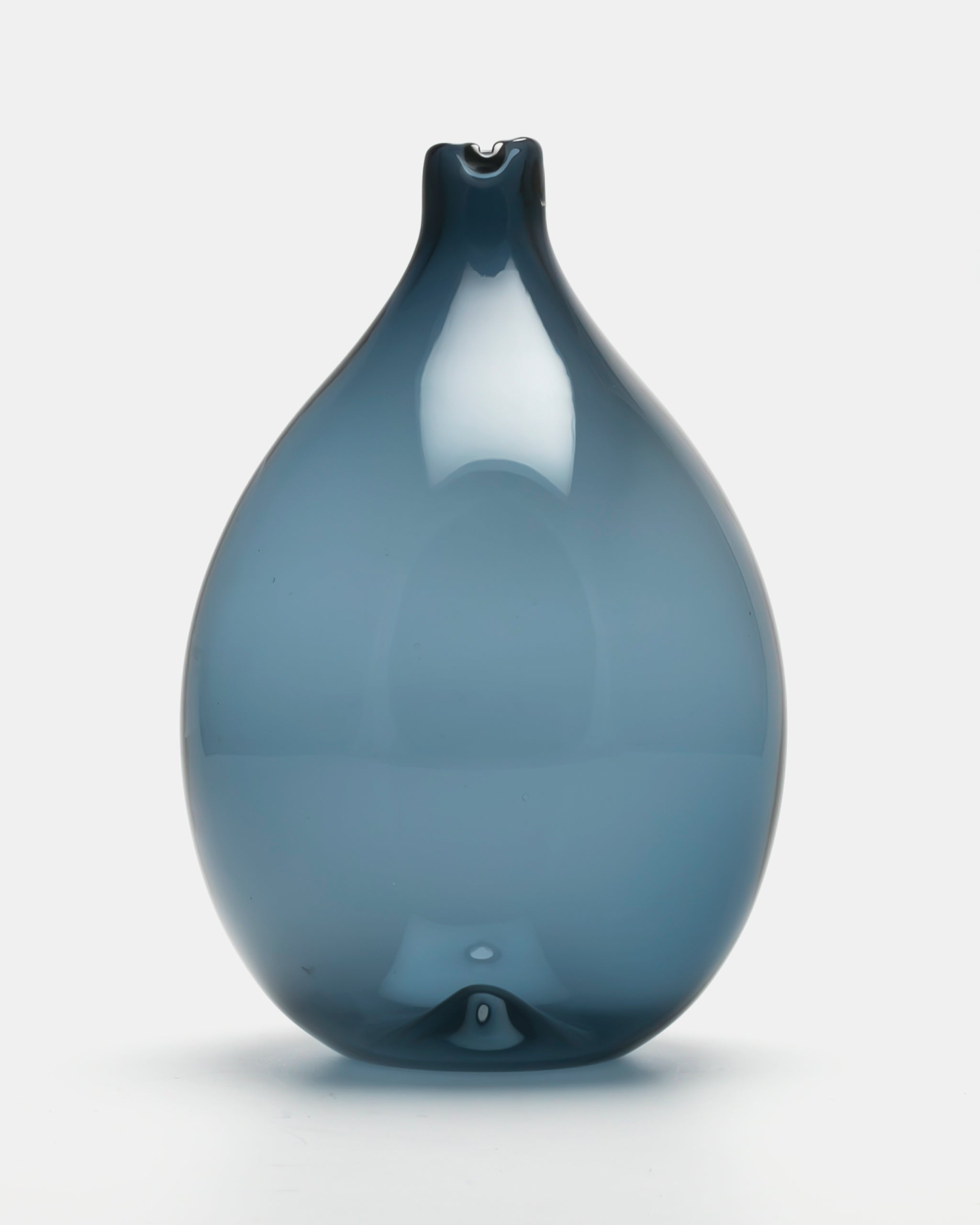 TIMO SARPANEVA | i-401 BOTTLE(BLUE GREY) 2501 | IITTALA – ELEPHANT