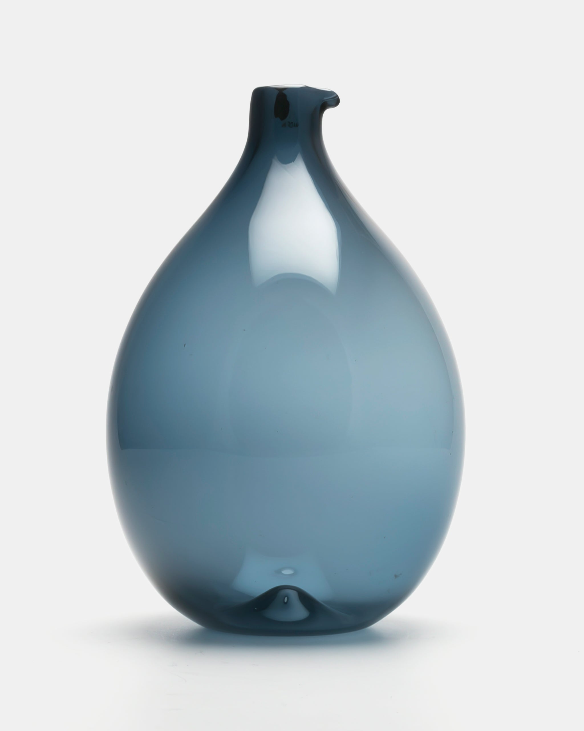 TIMO SARPANEVA | i-401 BOTTLE(BLUE GREY) 2501 | IITTALA – ELEPHANT