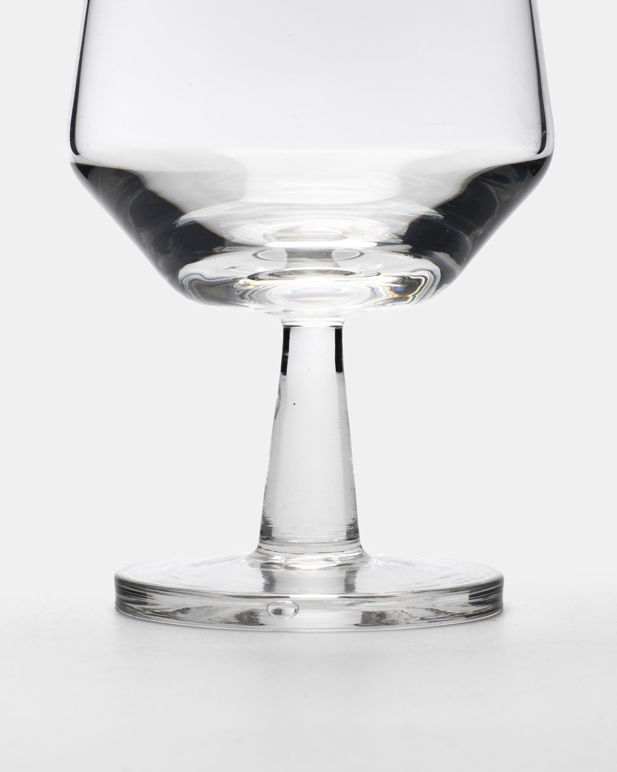 TIMO SARPANEVA | i-113 WINE GLASS | IITTALA – ELEPHANT